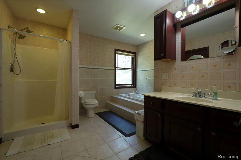 2392 Davis Road Au Gres Township, MI 48703