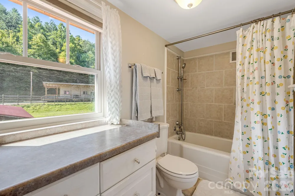58 Guntertown Road Marshall, NC 28753