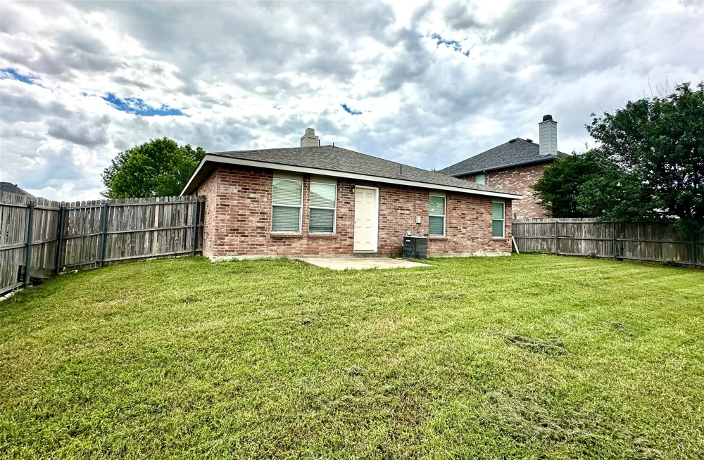 8021 Stowe Springs Lane Arlington, TX 76002