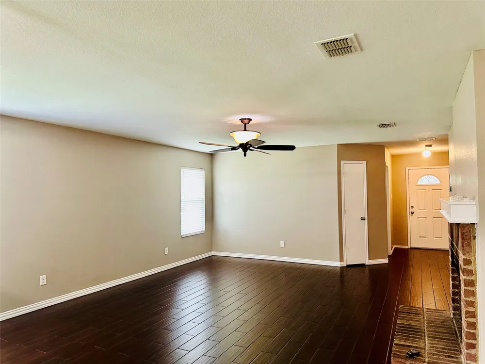 8021 Stowe Springs Lane Arlington, TX 76002