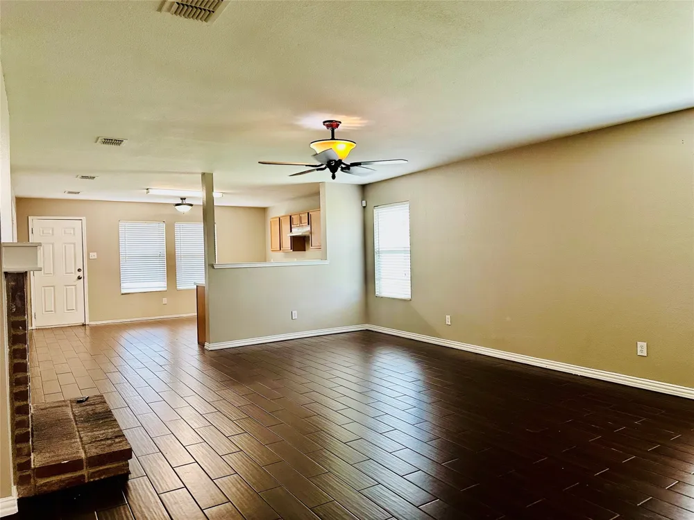 8021 Stowe Springs Lane Arlington, TX 76002
