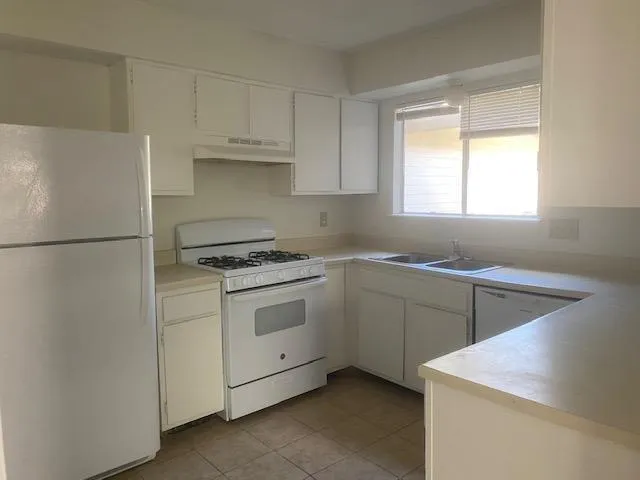 10143 Inwood Hollow Lane Houston, TX 77088