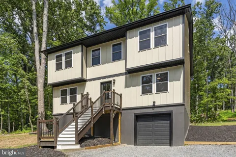 448 CEDAR LANE