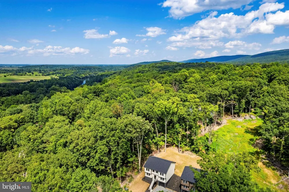 448 CEDAR LANE Bluemont, VA 20135