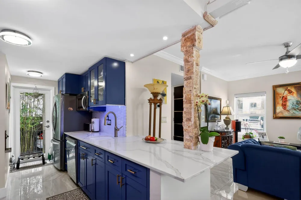 1524 SE 12th Street #6 Fort Lauderdale, FL 33316