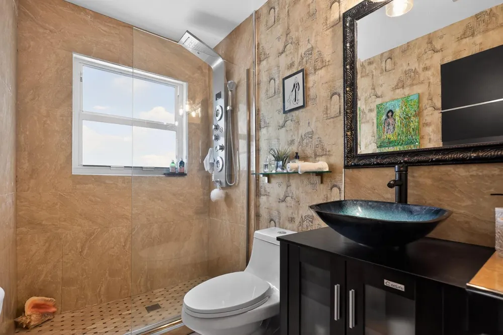 1524 SE 12th Street #6 Fort Lauderdale, FL 33316