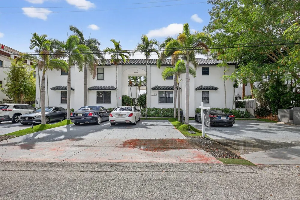1524 SE 12th Street #6 Fort Lauderdale, FL 33316