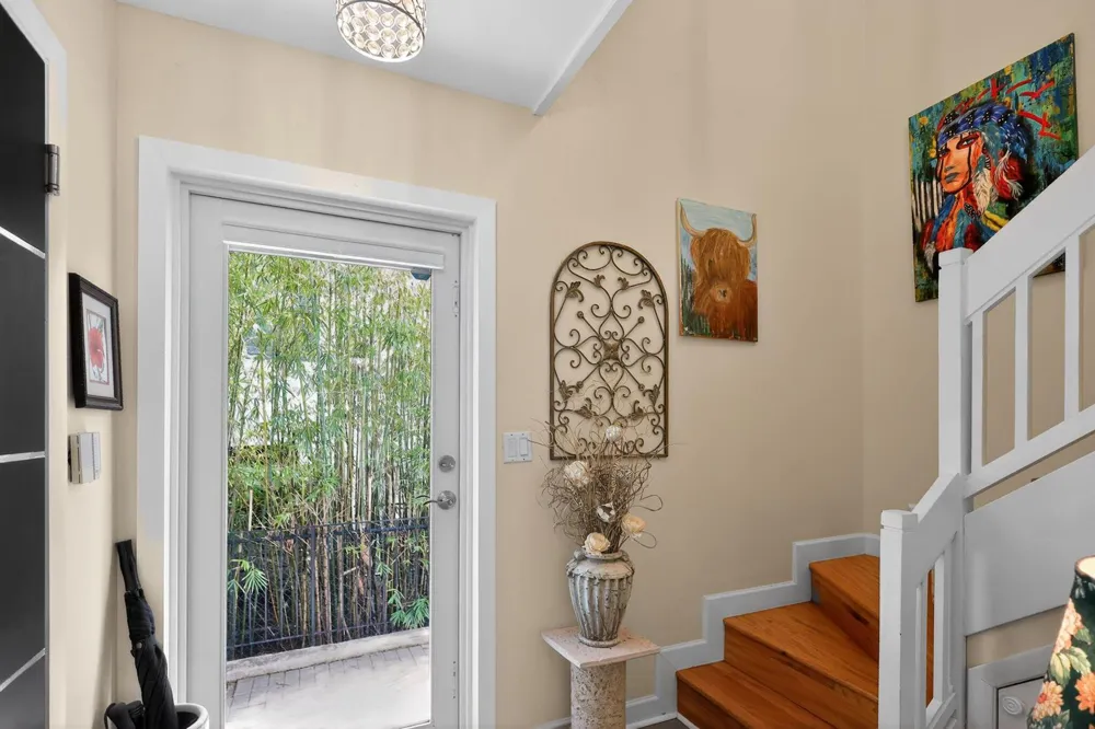 1524 SE 12th Street #6 Fort Lauderdale, FL 33316