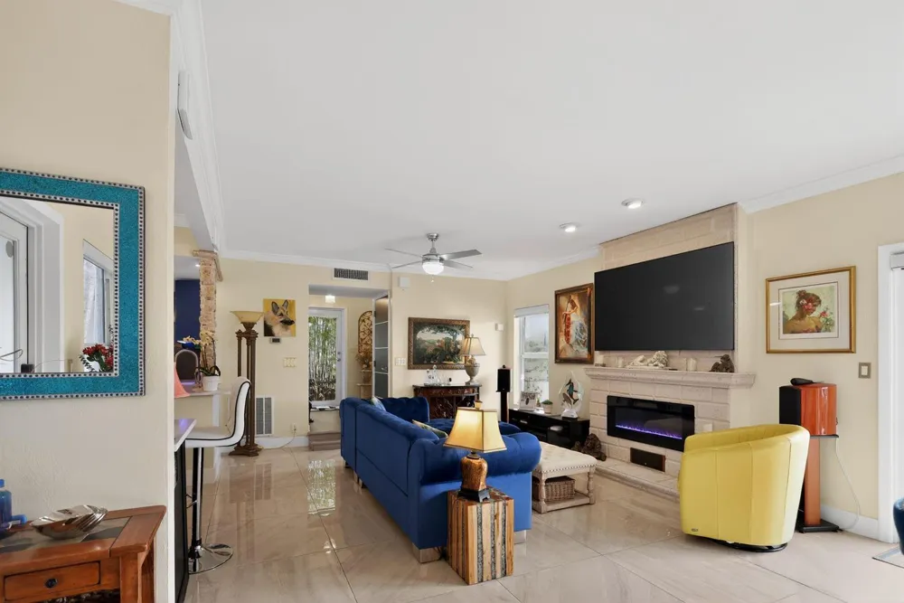 1524 SE 12th Street #6 Fort Lauderdale, FL 33316