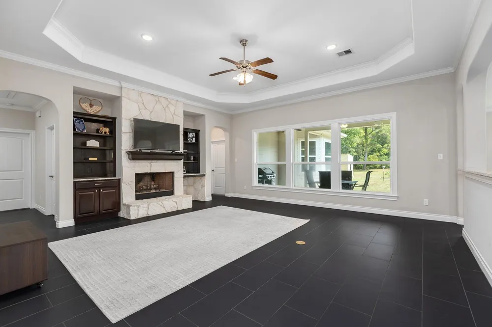 260 County Road 2258 Cleveland, TX 77327