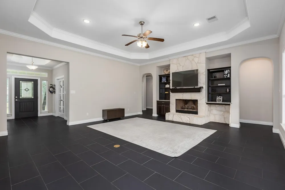 260 County Road 2258 Cleveland, TX 77327