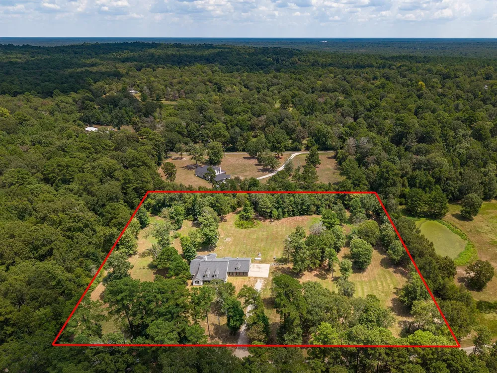260 County Road 2258 Cleveland, TX 77327
