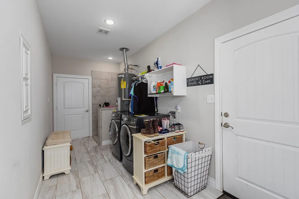 260 County Road 2258 Cleveland, TX 77327