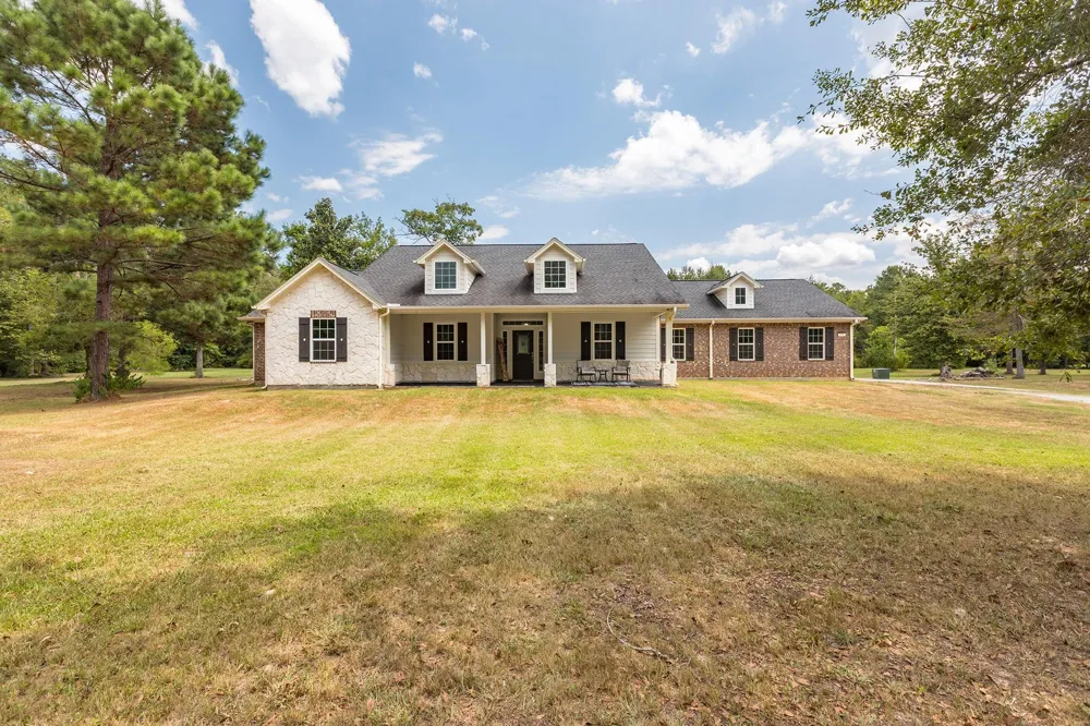 260 County Road 2258 Cleveland, TX 77327