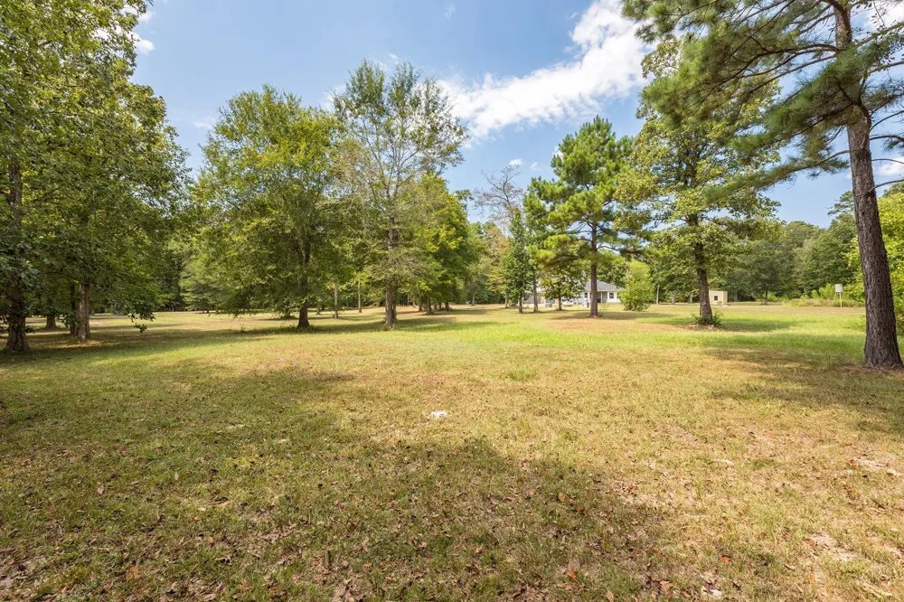 260 County Road 2258 Cleveland, TX 77327