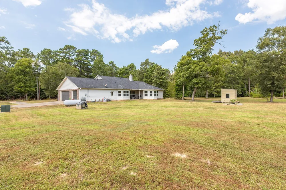 260 County Road 2258 Cleveland, TX 77327