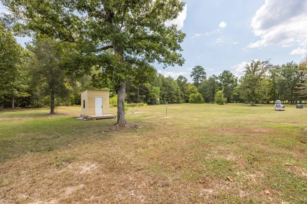260 County Road 2258 Cleveland, TX 77327