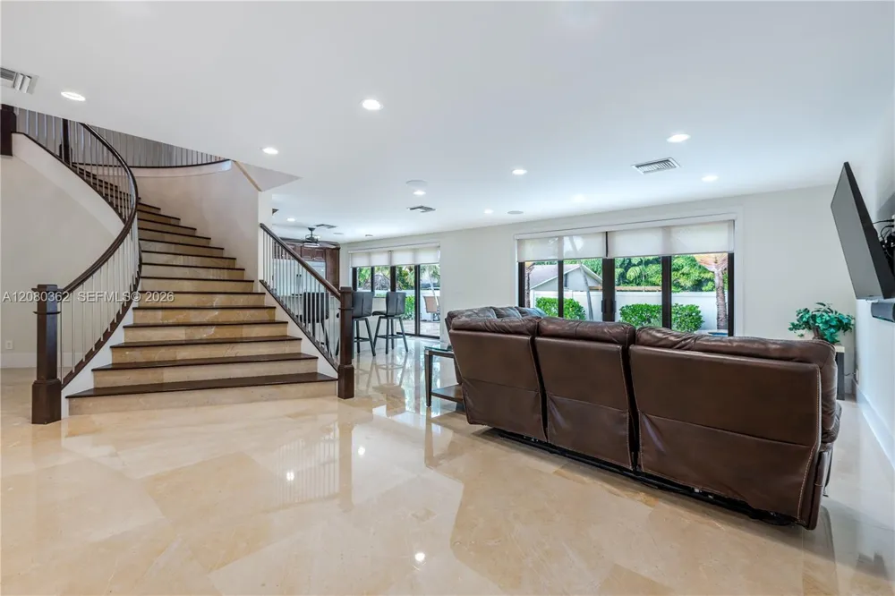 169 SE Wavecrest Way #0 Boca Raton, FL 33432
