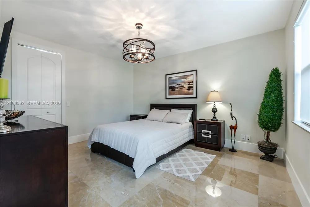 169 SE Wavecrest Way #0 Boca Raton, FL 33432