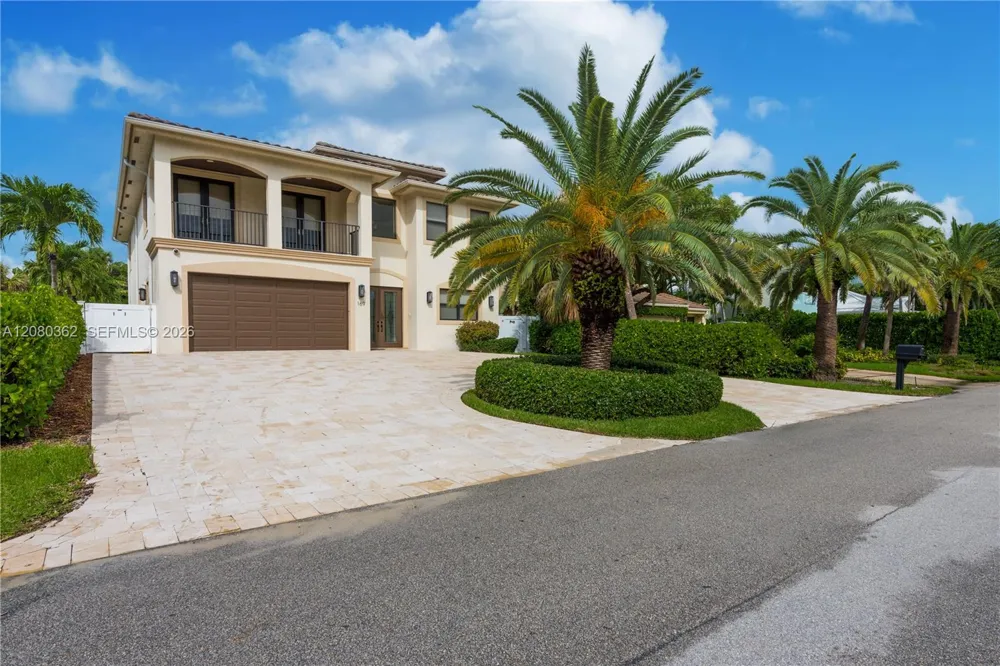 169 SE Wavecrest Way #0 Boca Raton, FL 33432