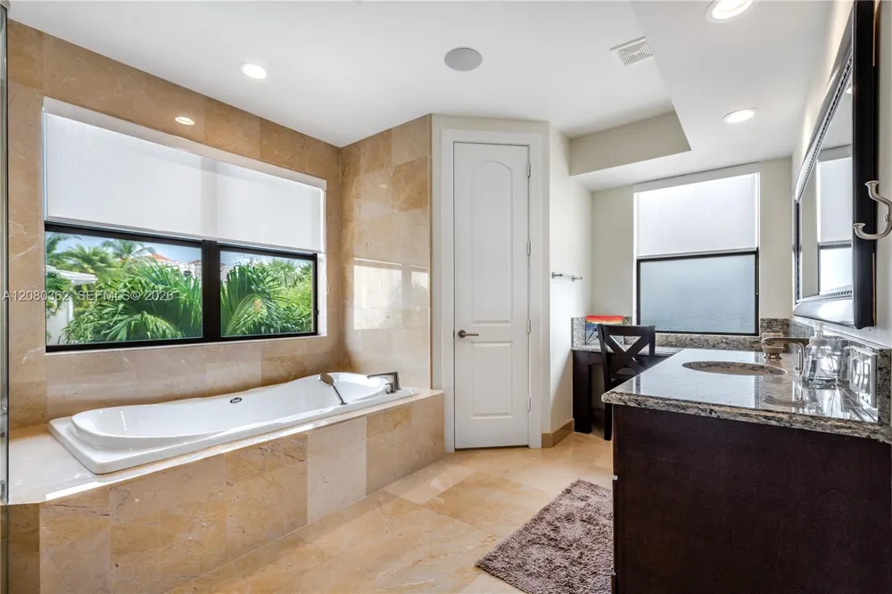 169 SE Wavecrest Way #0 Boca Raton, FL 33432