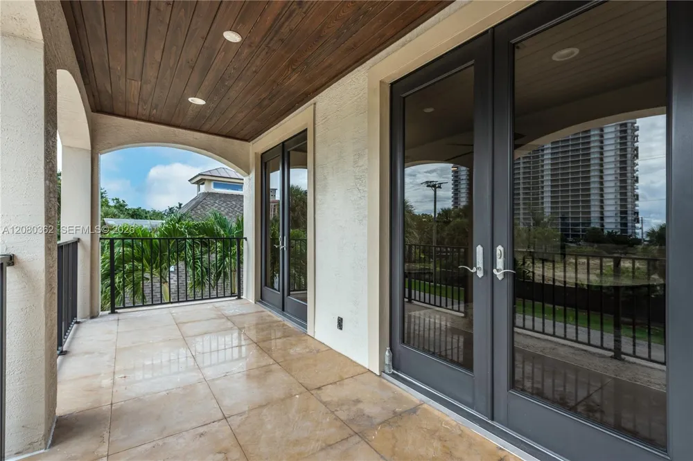 169 SE Wavecrest Way #0 Boca Raton, FL 33432