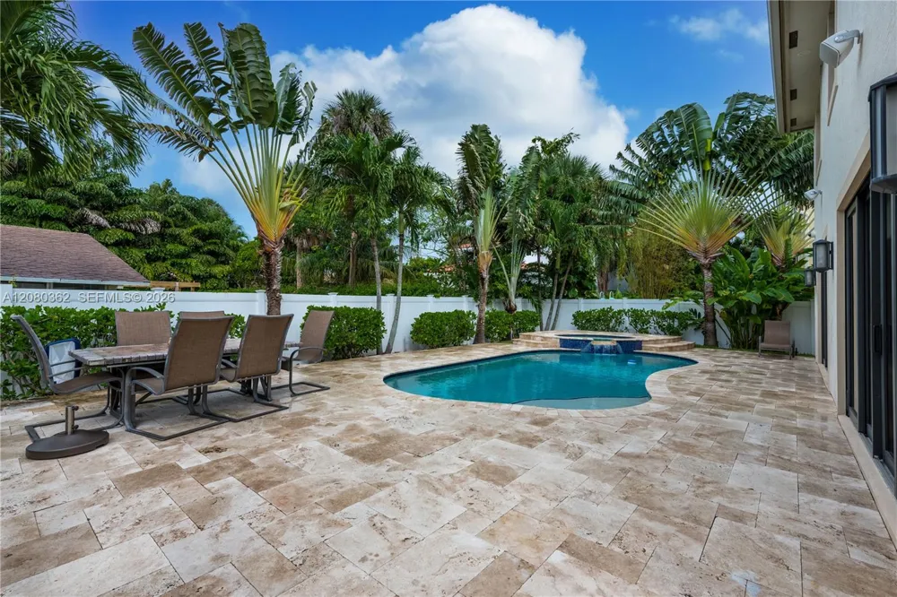 169 SE Wavecrest Way #0 Boca Raton, FL 33432