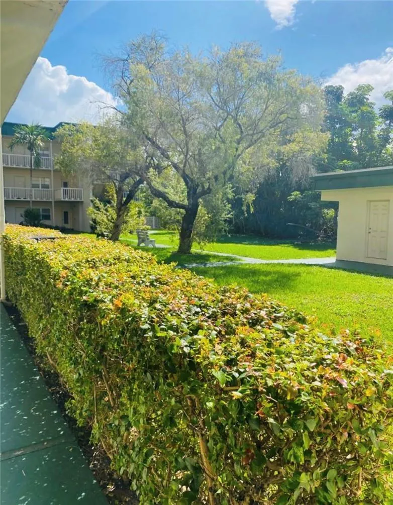 1450 ATLANTIC SHORES BOULEVARD #212 Hallandale Beach, FL 33009