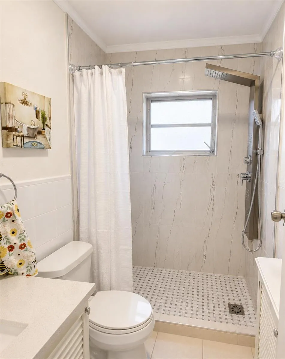 1450 ATLANTIC SHORES BOULEVARD #212 Hallandale Beach, FL 33009