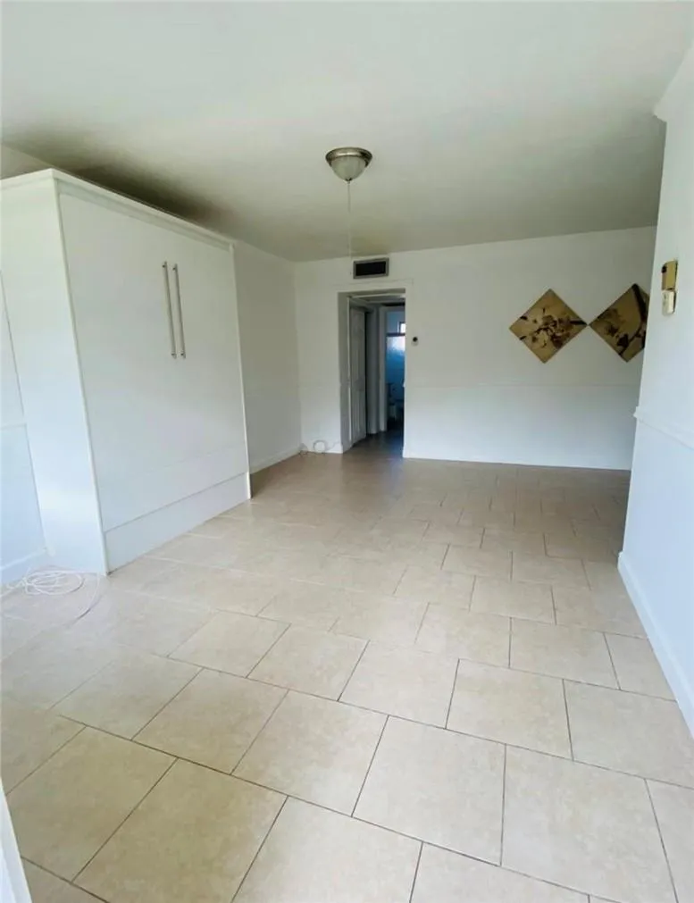 1450 ATLANTIC SHORES BOULEVARD #212 Hallandale Beach, FL 33009