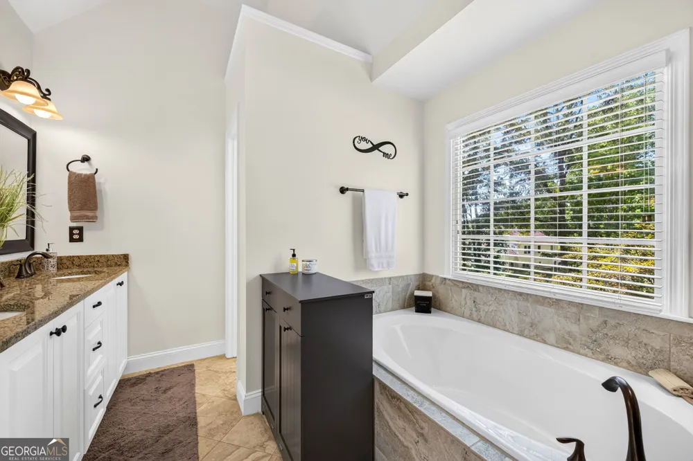 10 Woodshire Newnan, GA 30265