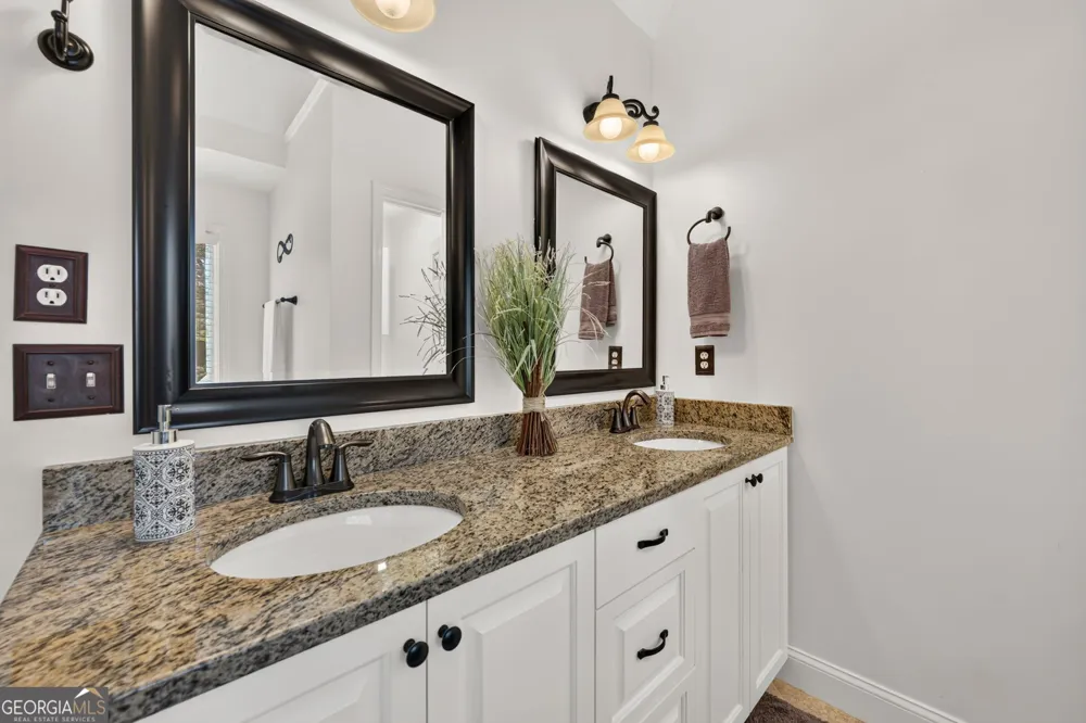10 Woodshire Newnan, GA 30265