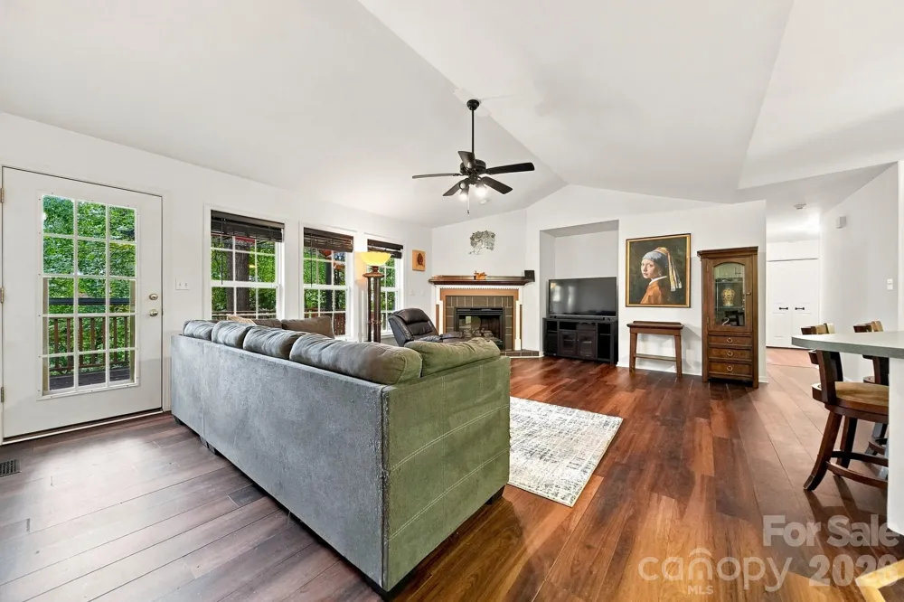 220 5th Street NE Conover, NC 28613
