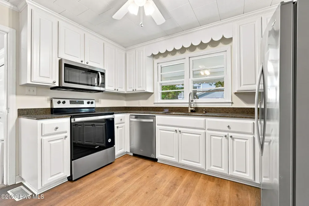 303 Cape Lookout Drive Harkers Island, NC 28531