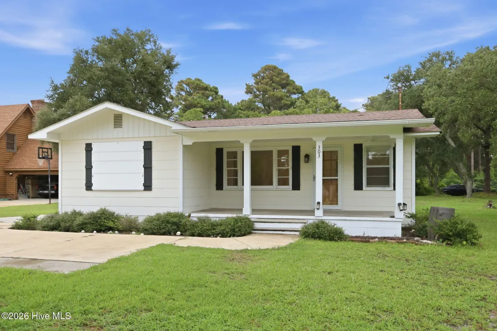 303 Cape Lookout Drive Harkers Island, NC 28531
