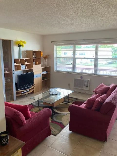 41 SUSSEX B West Palm Beach, FL 33417