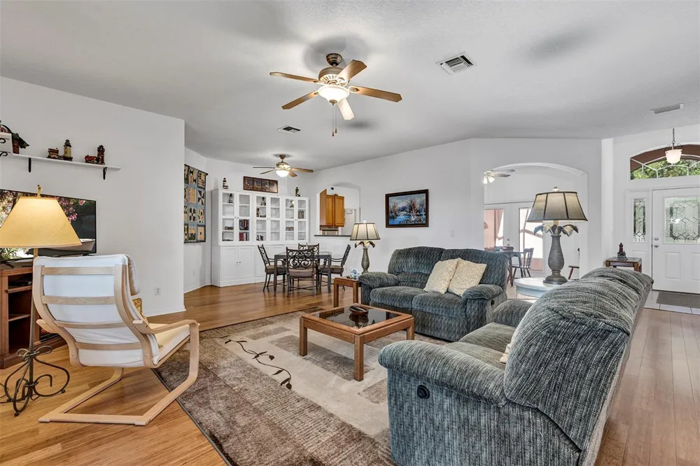 4958 PORTSMOUTH STREET Tavares, FL 32778