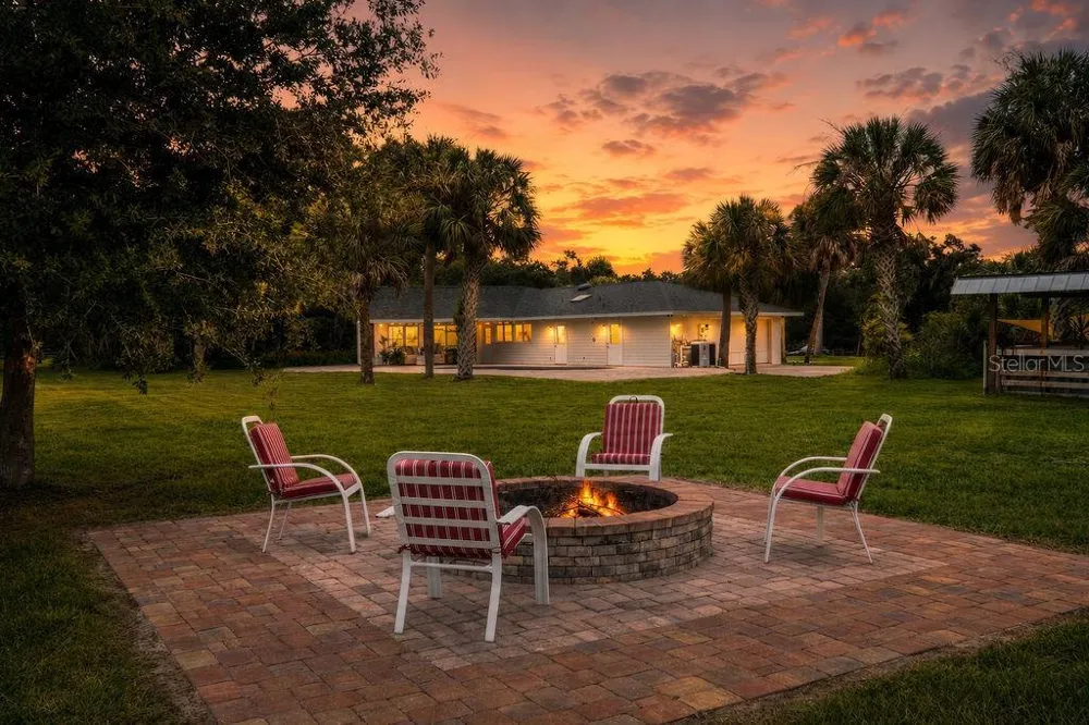 5240 MYAKKA VALLEY TRAIL Sarasota, FL 34241