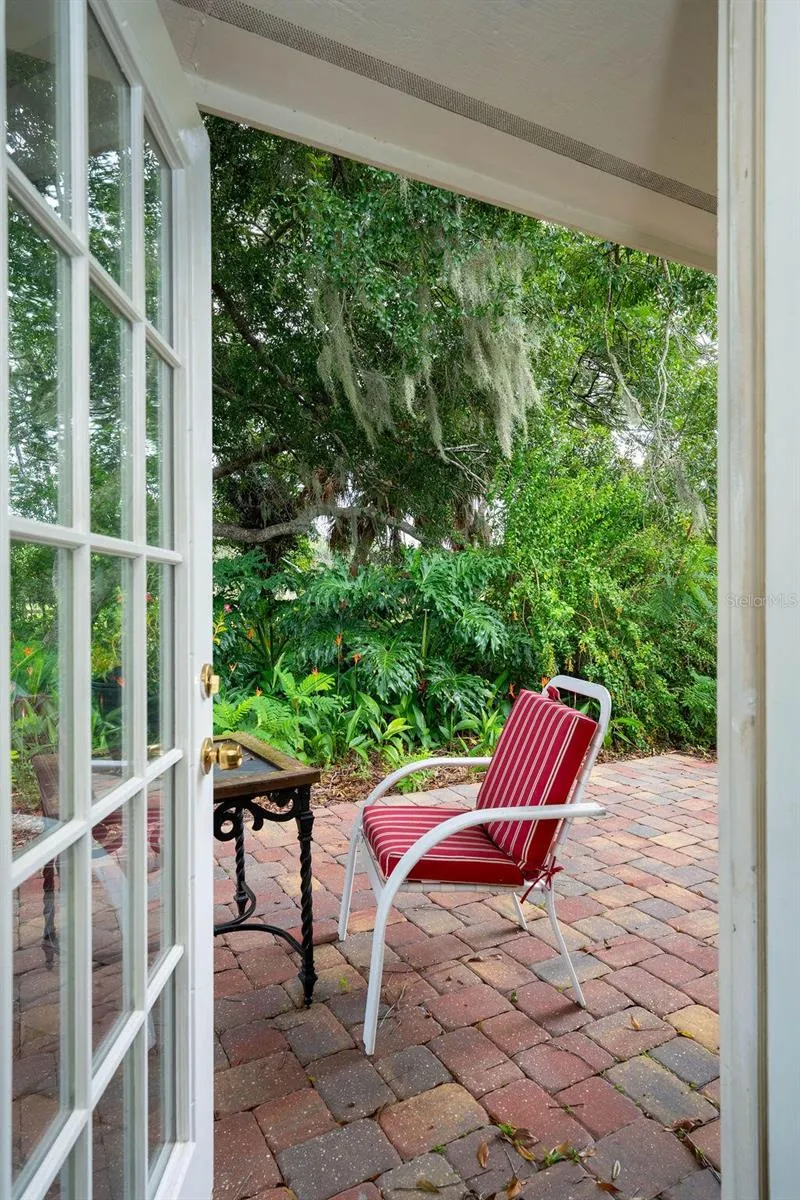 5240 MYAKKA VALLEY TRAIL Sarasota, FL 34241