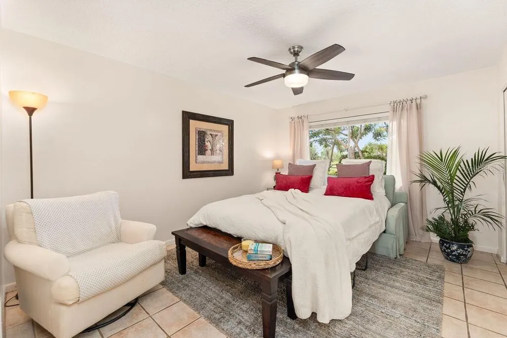 5240 MYAKKA VALLEY TRAIL Sarasota, FL 34241