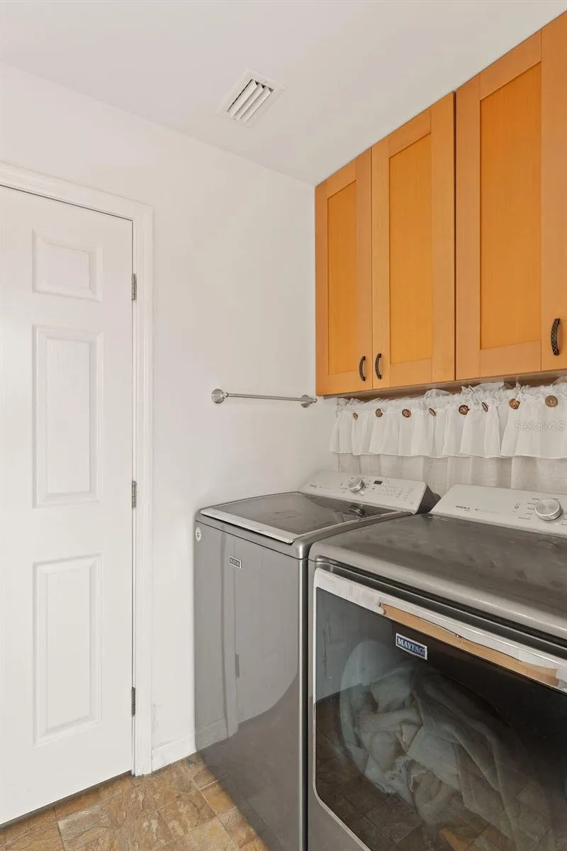 5240 MYAKKA VALLEY TRAIL Sarasota, FL 34241