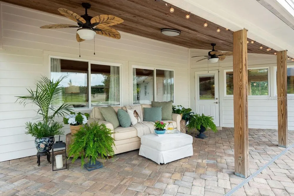 5240 MYAKKA VALLEY TRAIL Sarasota, FL 34241