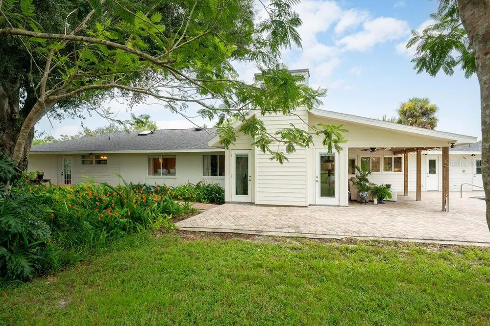 5240 MYAKKA VALLEY TRAIL Sarasota, FL 34241