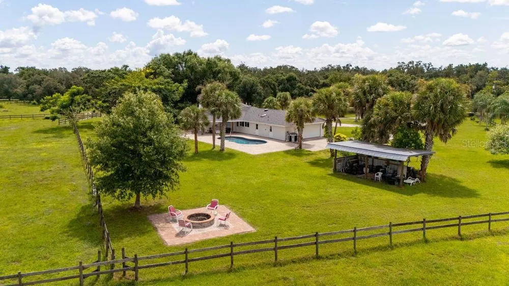 5240 MYAKKA VALLEY TRAIL Sarasota, FL 34241