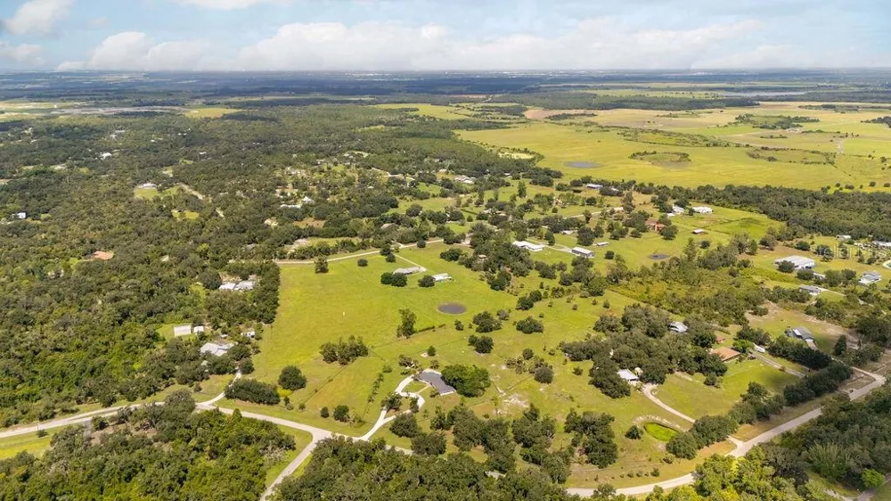5240 MYAKKA VALLEY TRAIL Sarasota, FL 34241