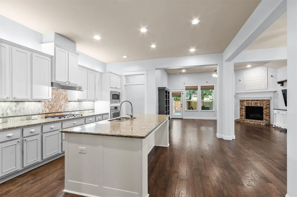 123 Cherry Oak Ln Montgomery, TX 77316