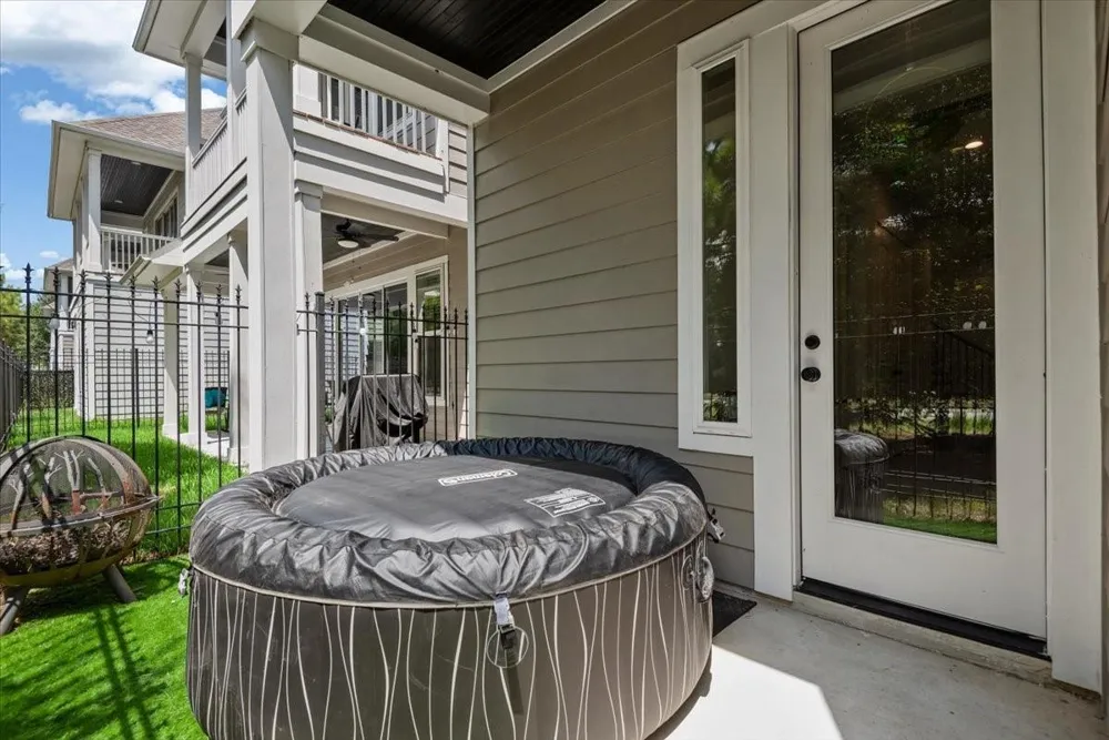 7 Thorpe Lane Spring, TX 77389