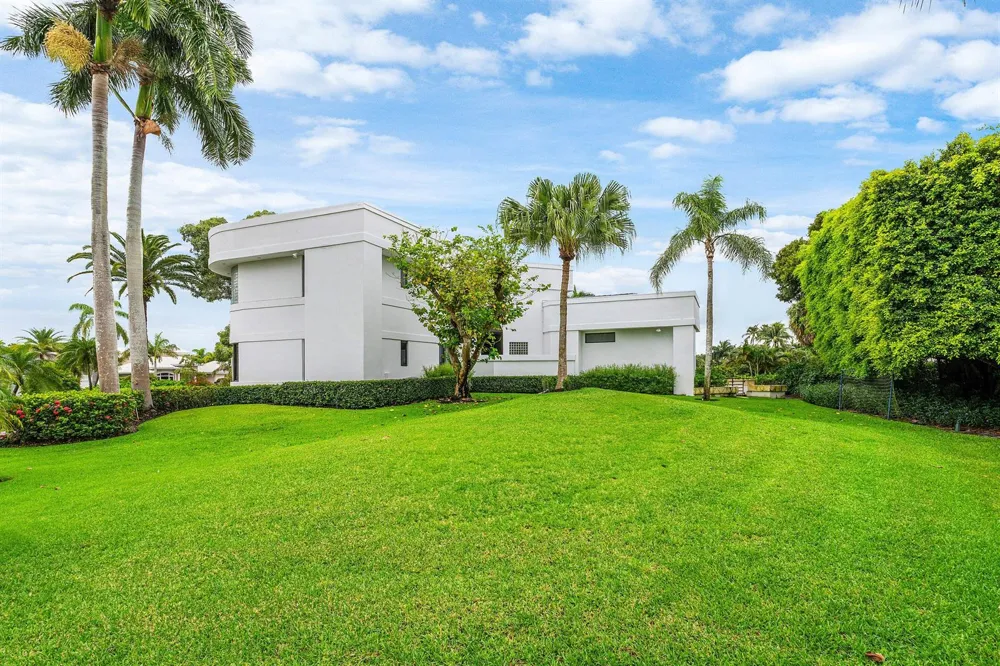 7027 Queenferry Circle Boca Raton, FL 33496