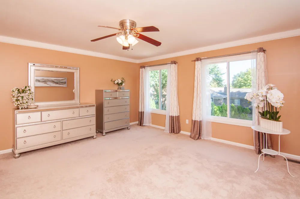 7162 Fox Woods Drive Canton, MI 48187