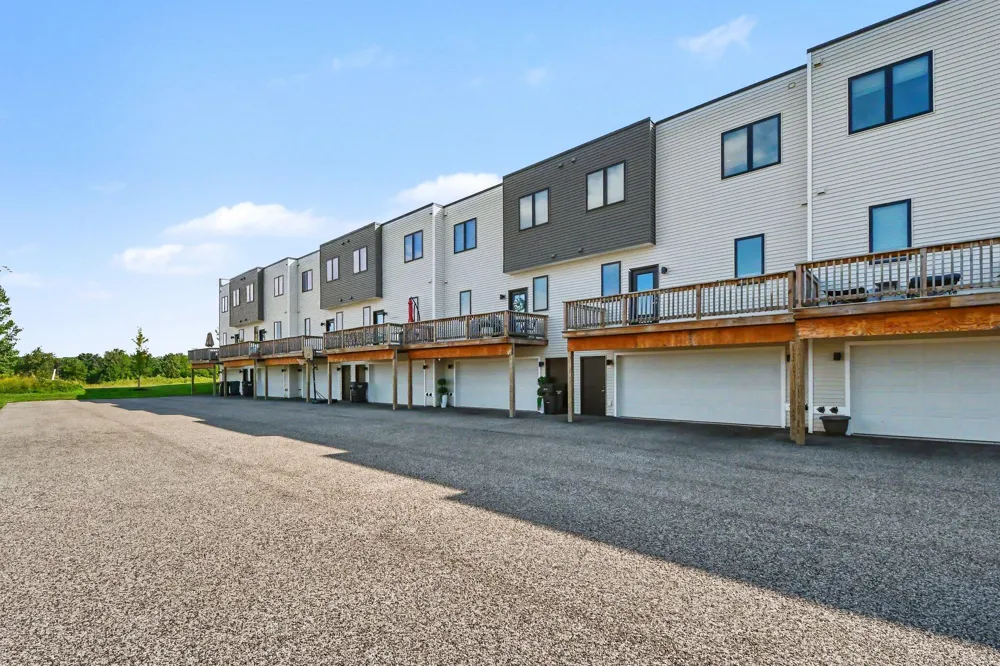 6011 Port View Drive SE Grand Rapids, MI 49512